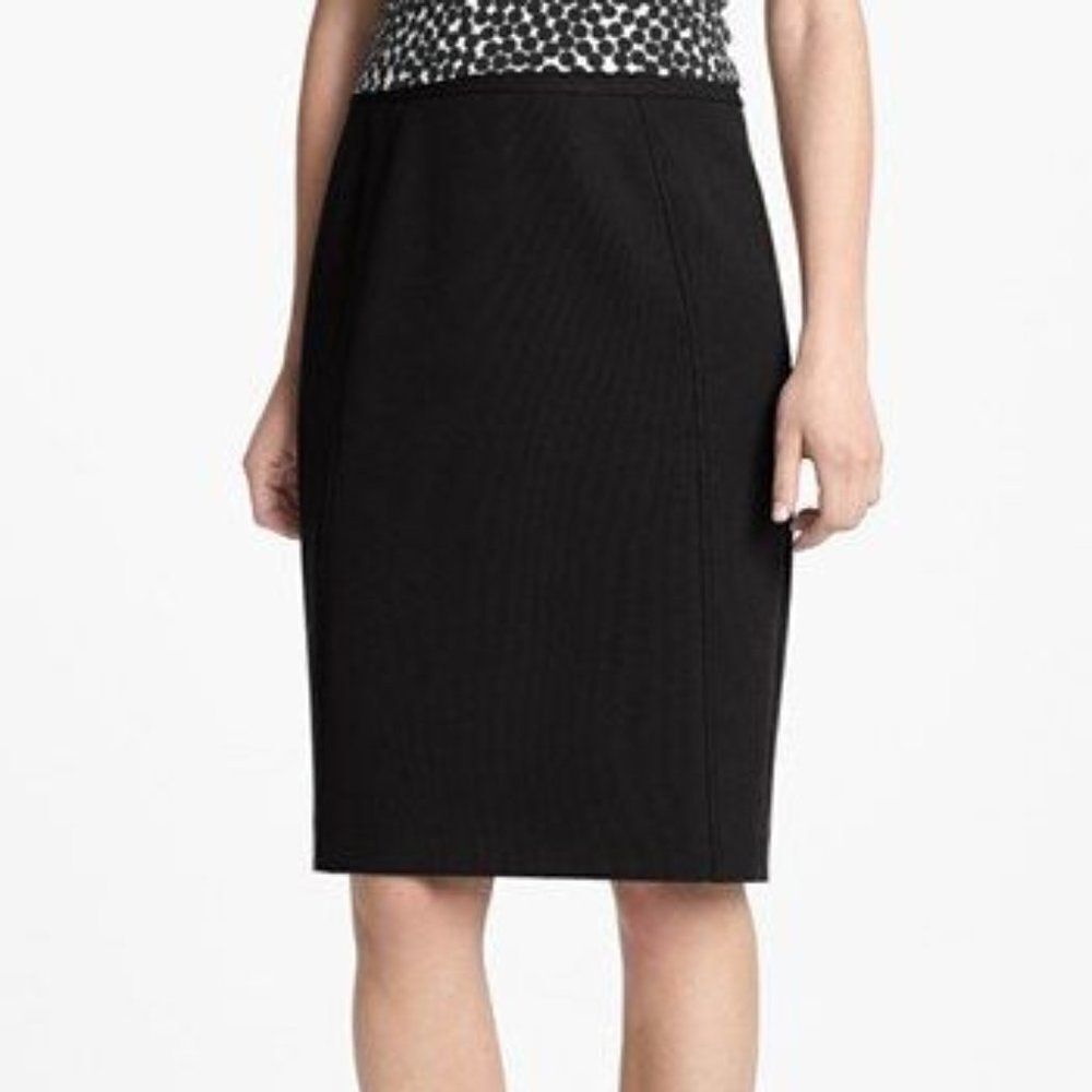 Halogen Seamed Pencil Skirt size Lg in Black.